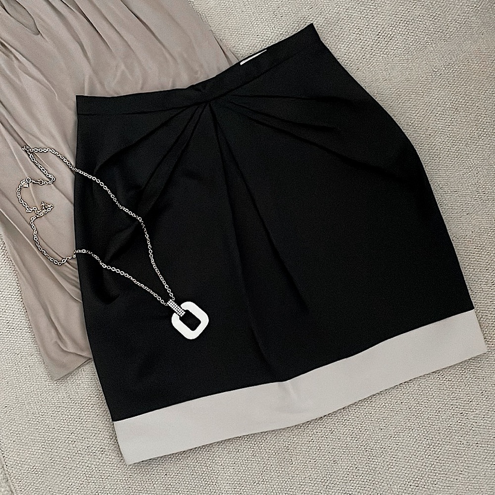 H&M Black Pleated Skirt 2 XS